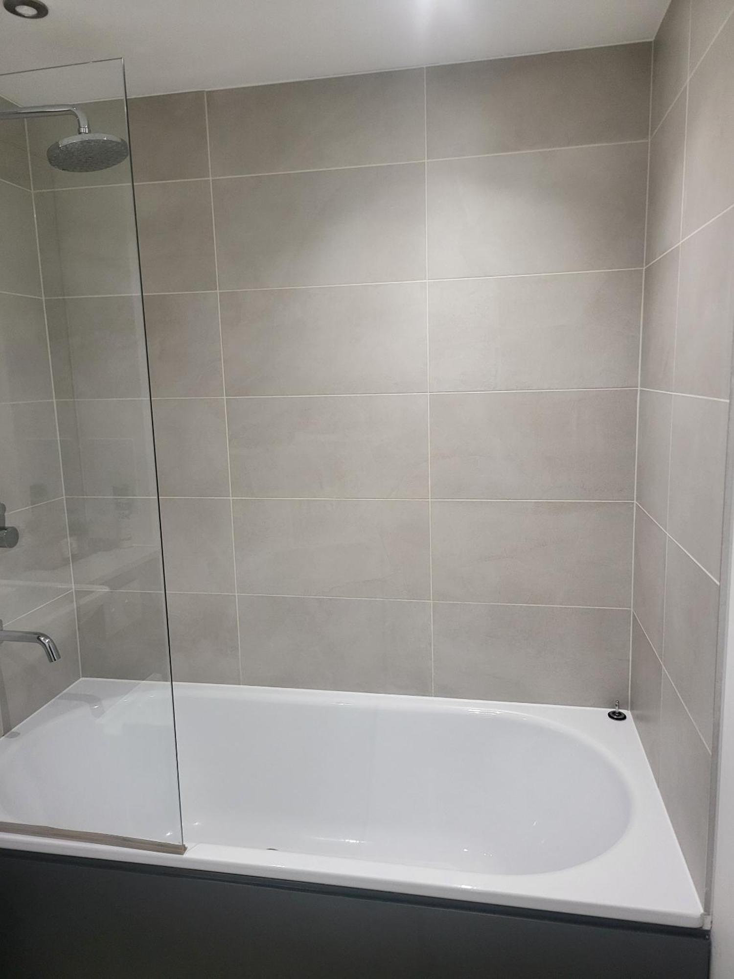 Kayz Lodge- Luxury Ensuite-Private & Shared Accommodation In A New House At The Olympic Village Overlooking Stratford Westfield And Tube Station London Phòng bức ảnh