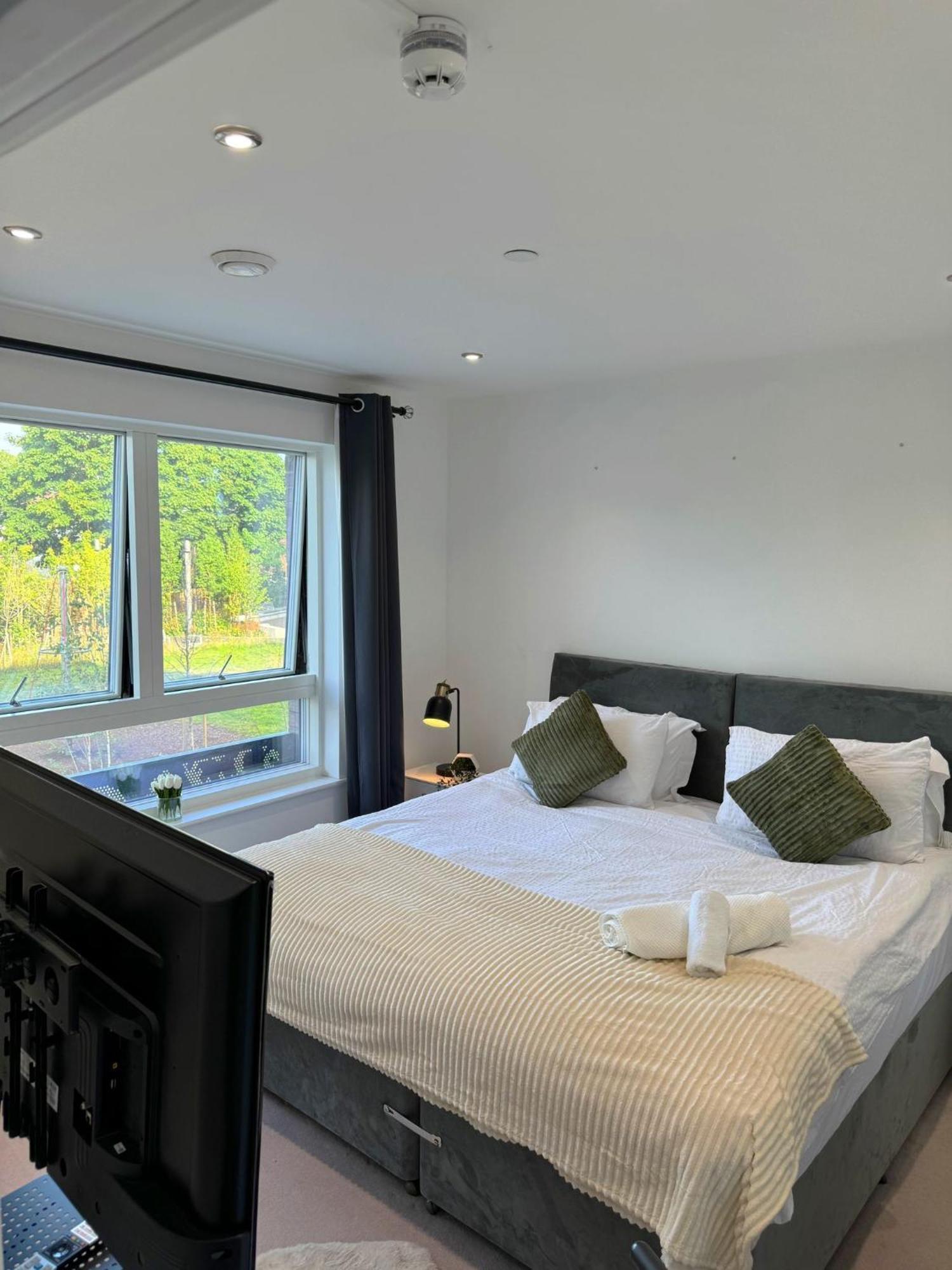 Kayz Lodge- Luxury Ensuite-Private & Shared Accommodation In A New House At The Olympic Village Overlooking Stratford Westfield And Tube Station London Ngoại thất bức ảnh