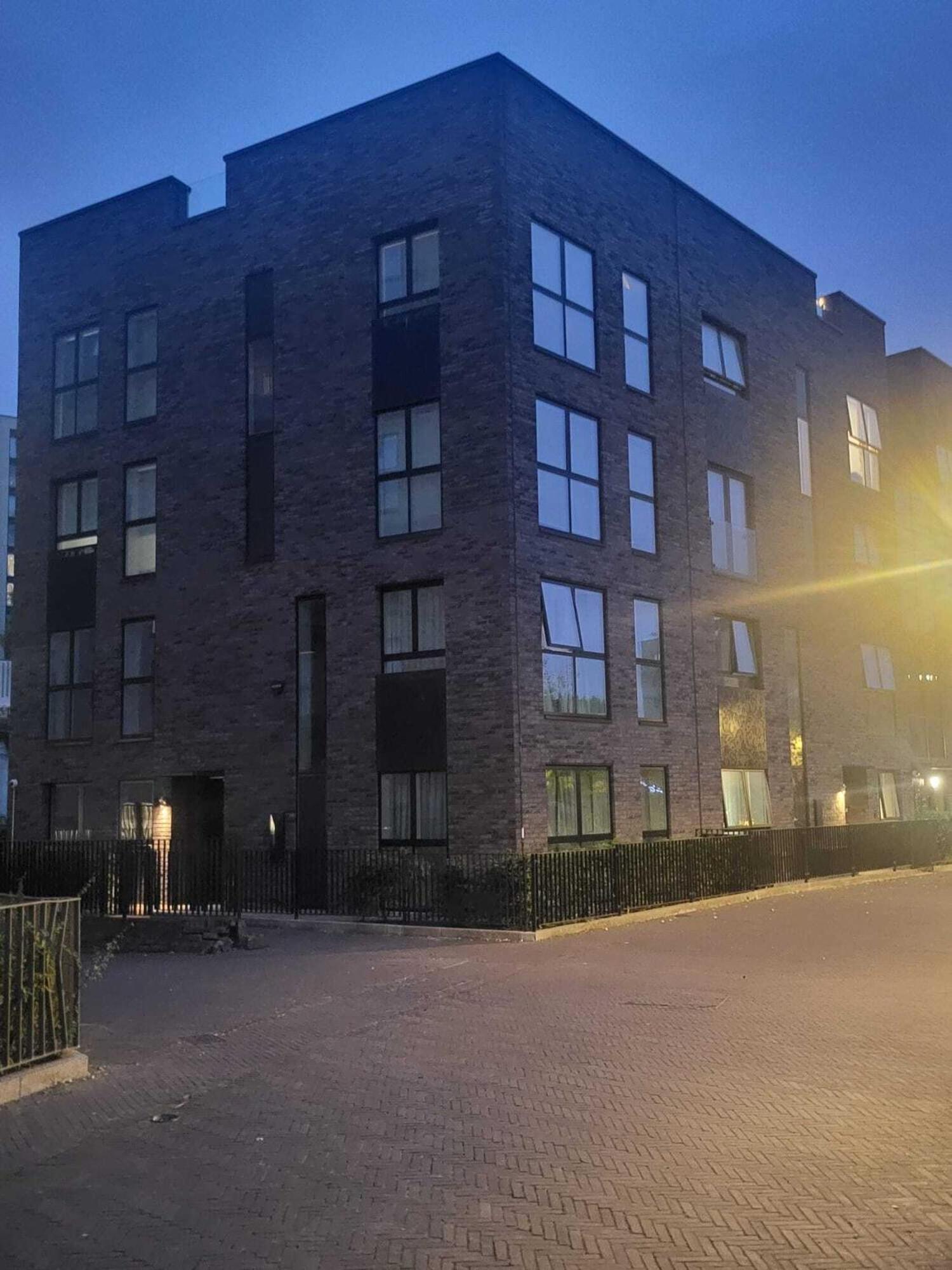 Kayz Lodge- Luxury Ensuite-Private & Shared Accommodation In A New House At The Olympic Village Overlooking Stratford Westfield And Tube Station London Ngoại thất bức ảnh